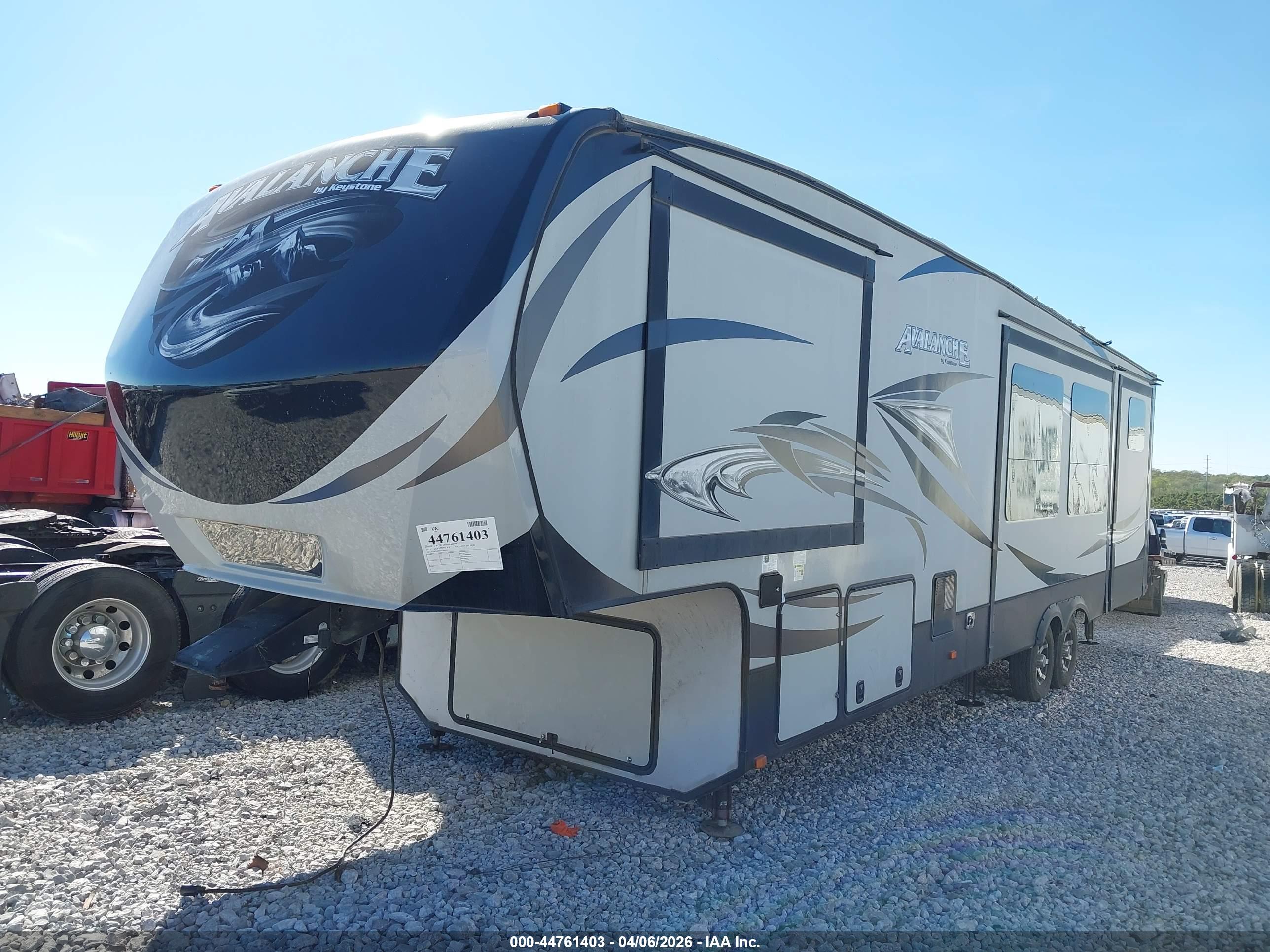 2016 KEYSTONE Keystone — VIN 4YDF3902XGE760034 — photo 2